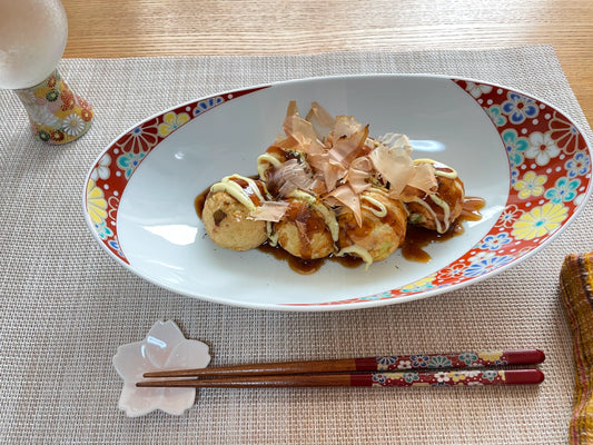 Takoyaki (octopus dumplings)