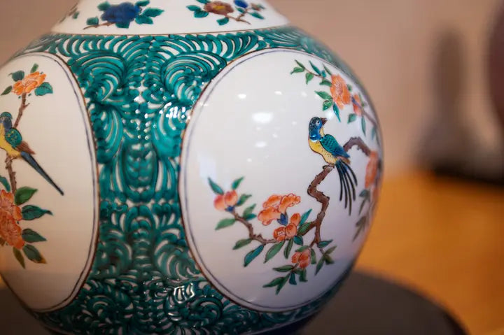 Tamekichi Mitsui, the inheritor of Ko-Kutani and Yoshidaya