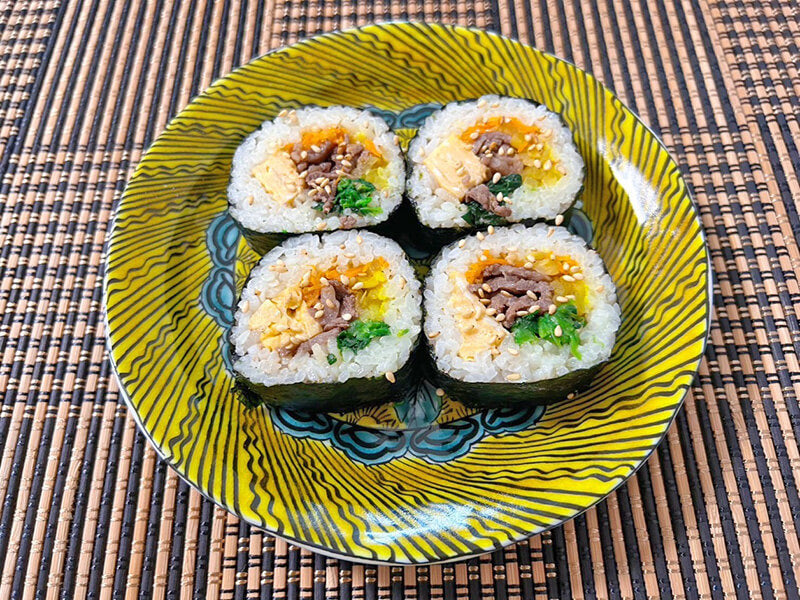 Kimbap on kutani plate