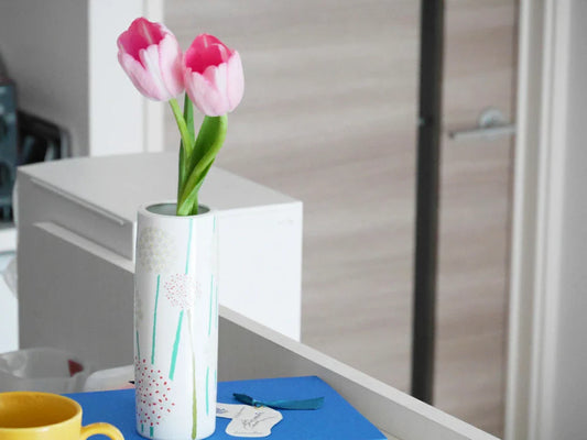 A little Color in your home time, with a vase of Harekutani and tulips