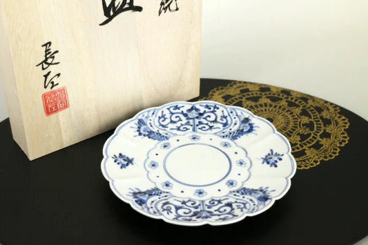 Choza Yamamoto Kutani Auspicious Pattern of Blue Flowers Medium Plate