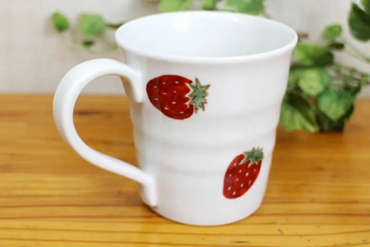 Takatomo Kawai Kutani strawberry Mug