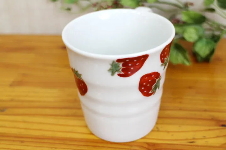 Takatomo Kawai Kutani strawberry Mug