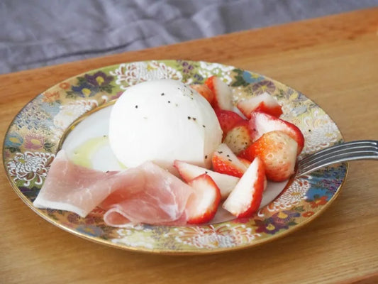 Kutani Hanazume Large Plate with icecream