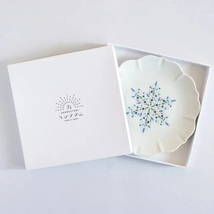 Harekutani Blue Snowflake Medium Plate