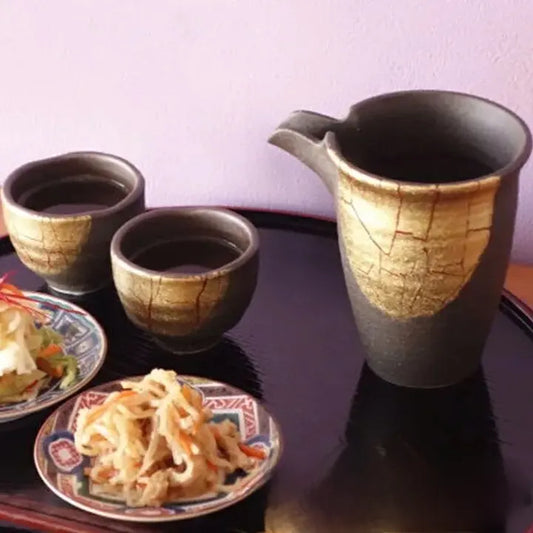 Meizan Kiln Kutani gold leaf Sake Set