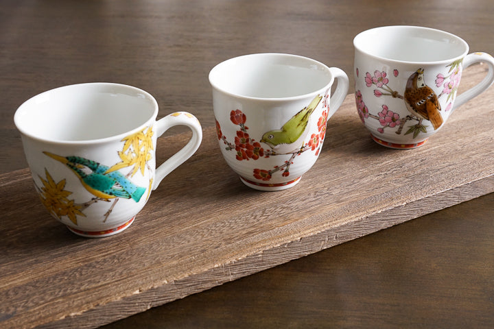 Mugs decorated with cute birds