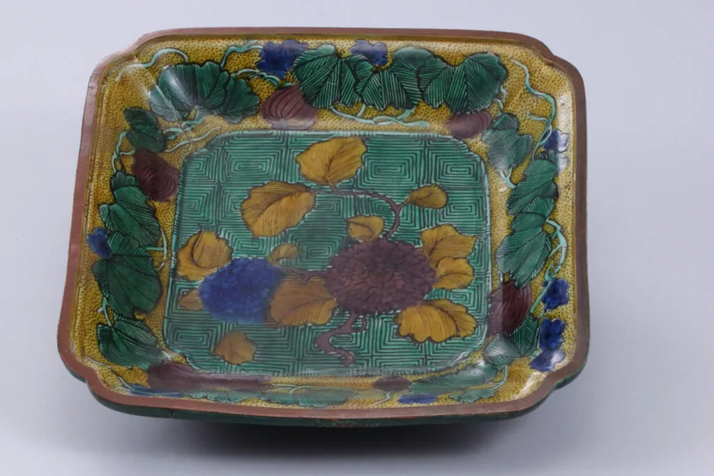Yoshidaya Kiln Large Platter with Hydrangea and Gourd Motifs