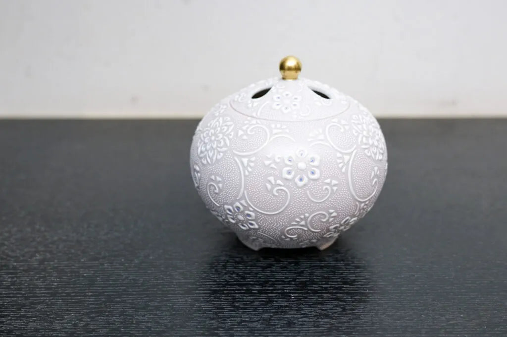 - White Decoration -