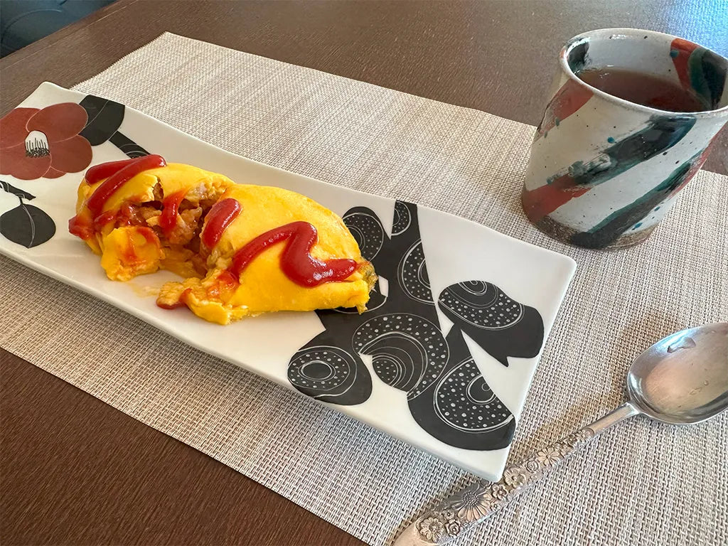 Omurice (Japanese Omelette Rice) on kutani ware