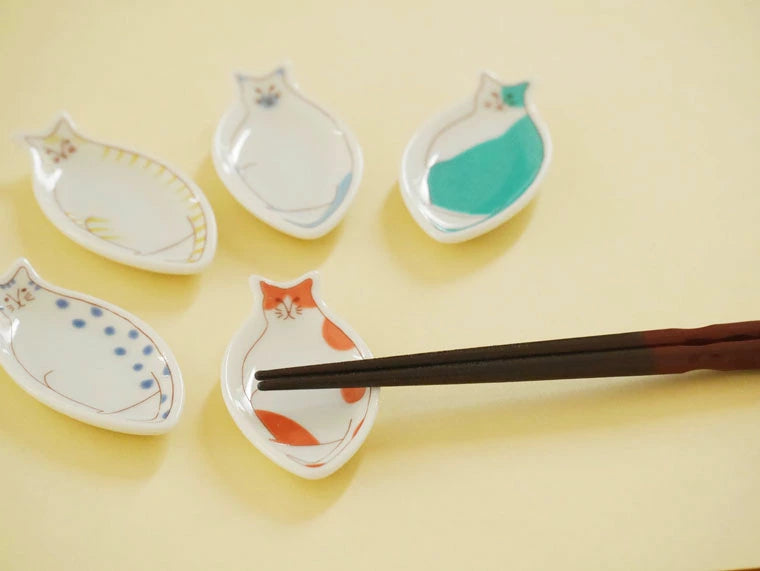 Harekutani Cat (red) Chopstick Rest